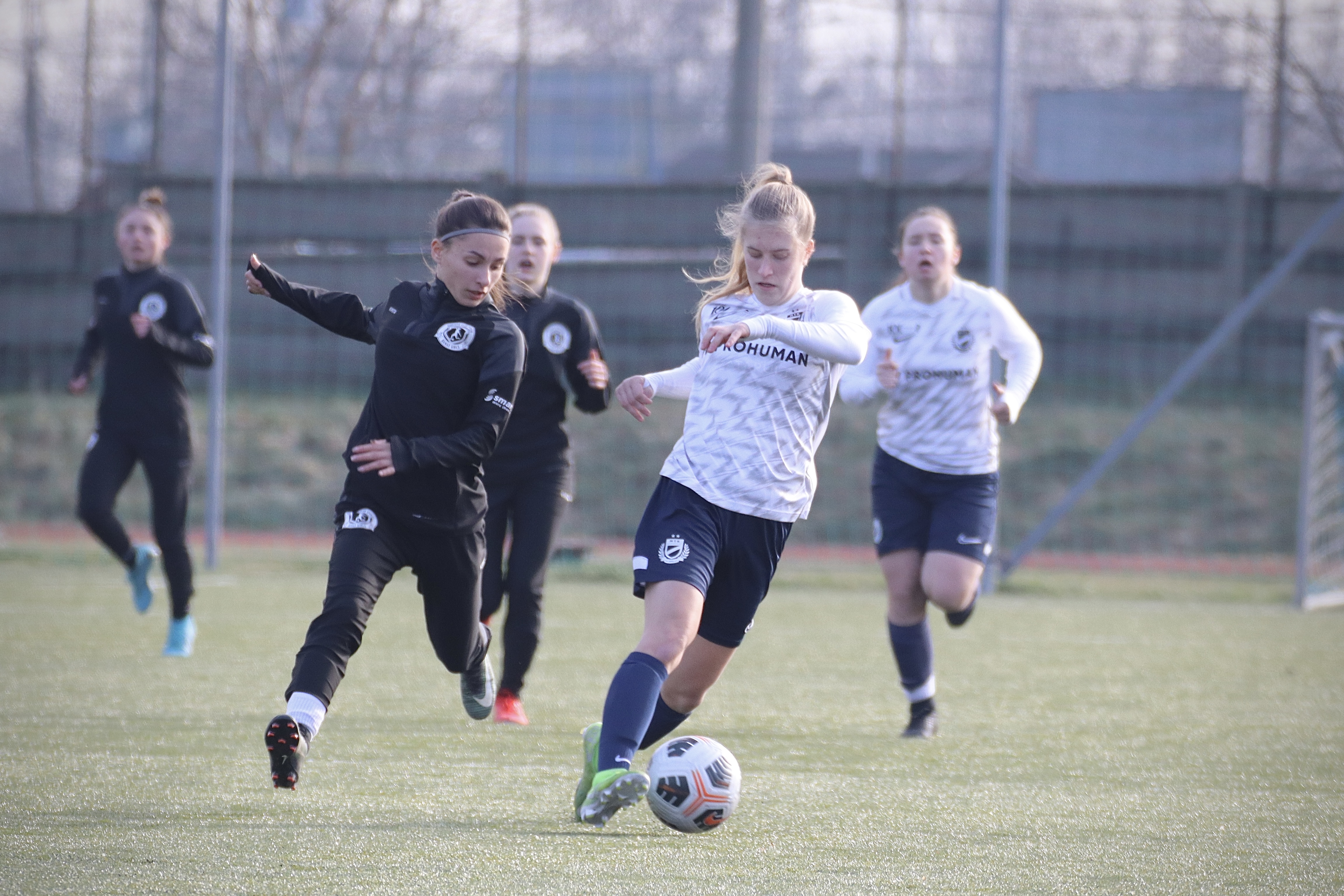 Képgaléria: MTK Budapest U19-Banat Girls Comloşu Mare 2-3